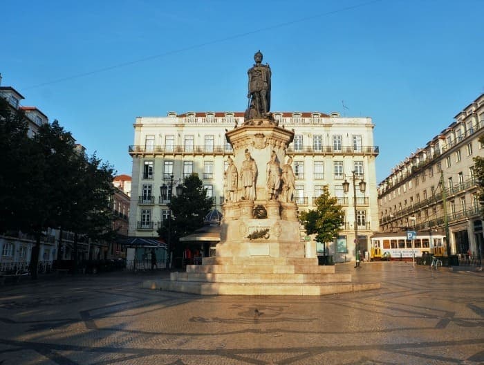 Chiado and Bairro Alto districts cultural tour Lisbon trendy streets and cafes